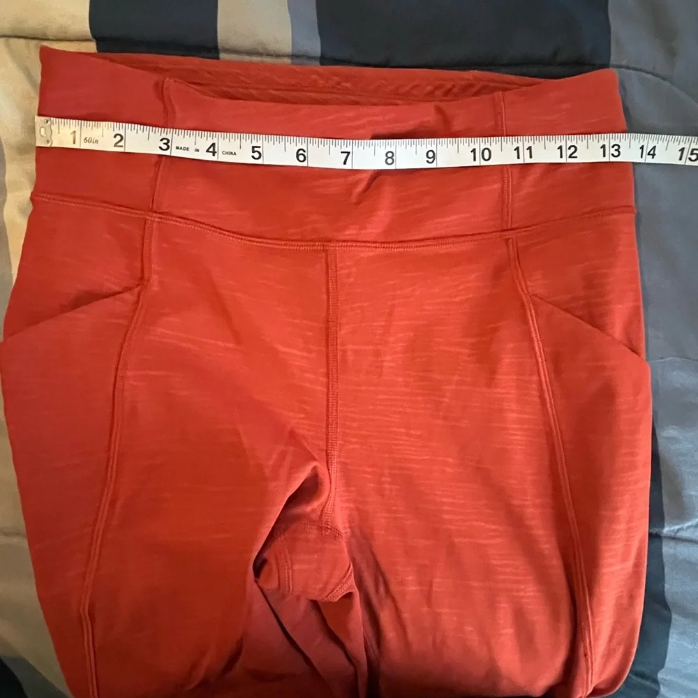 🍋 LIKE NEW Lululemon Time To Sweat Crop *23" - Stride Emboss Cayenne - Sz 6 - Picture 13 of 17